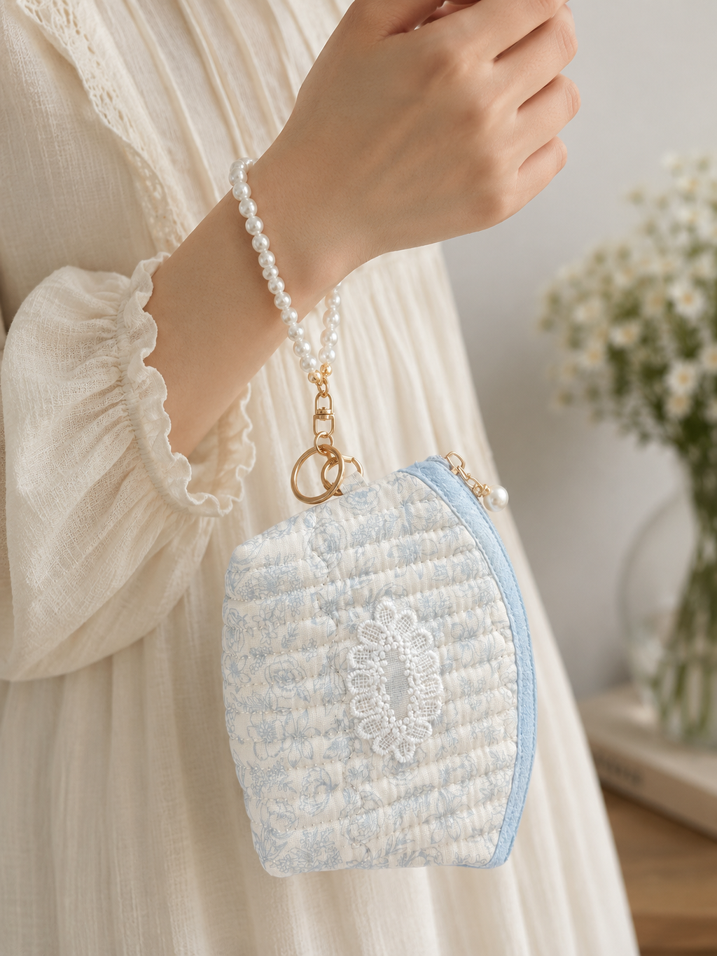 Meadow Half Moon Sharp Pouch
