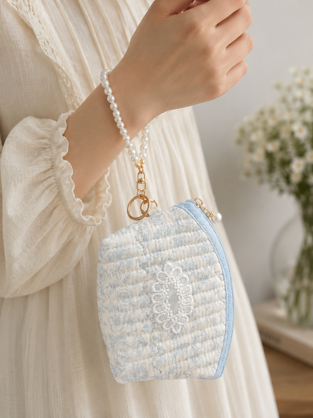 Meadow Half Moon Sharp Pouch